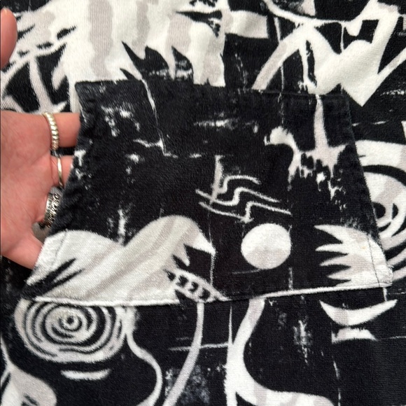 Creatures Grom Kids Poncho Black and White Skull Coverup - Picture 4 of 4